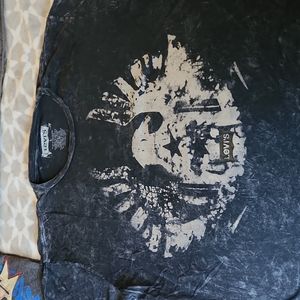 Men's Levi's T shirt